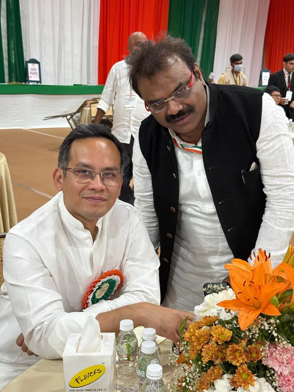 Dr. Shivanand Hulyalkar with Shri Gaurav Gogoi at an AICC gathering